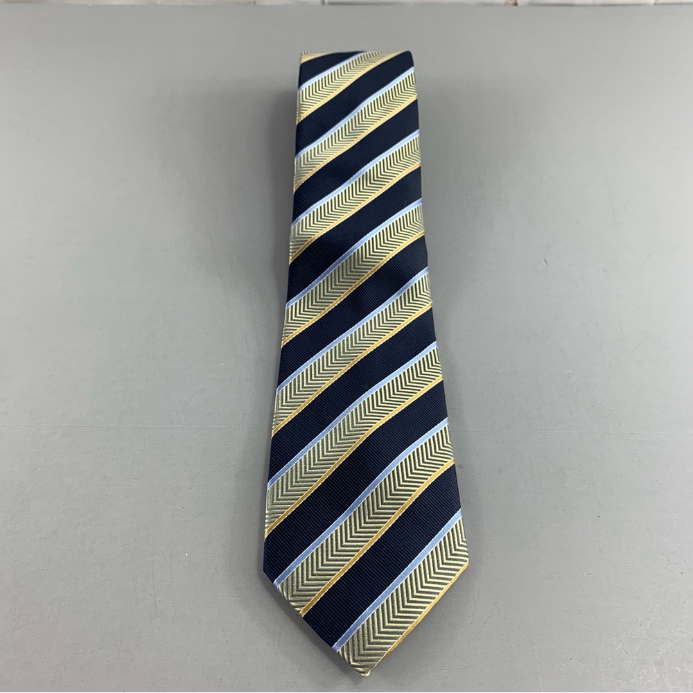 Alexander Julian Colours Men's Yellow / Black Chevron Striped Tie 3 1/2' x 61"